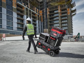 Nowa skrzynia z kołami dołącza do systemu przechowywania PACKOUT™