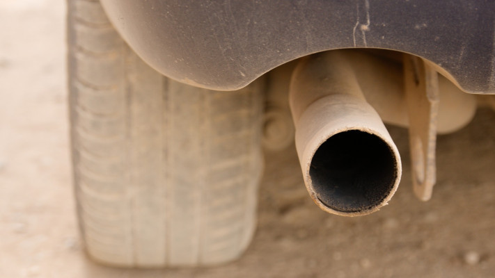 Rynek samochodowy gotowy na odejście od sprzedaży aut spalinowych przed rokiem 2023? Co z łańcuchem dostaw? [źródło: biznes.newseria.pl]