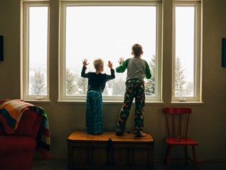 Jak Polacy przygotowali swoje domy przed zimą? Wymiana okien w 2022 roku – Raport Oferteo