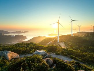 Schneider Electric wzywa do zwiększenia wysiłków w celu przyspieszenia transformacji energetycznej i rozwiązania kryzysu energetycznego – kluczowe są dekarbonizacja i efektywność