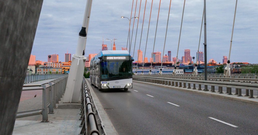 Pierwsze zamówienie na przegubowe autobusy wodorowe Pierwsze zamówienie na przegubowe autobusy wodorowe