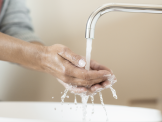 Ciepła woda dla domu i biura. Czy wiecie, że z przepływowych ogrzewaczy wody korzystamy już ponad 75 lat?