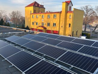 Jednostki straży pożarnej zasilane czystą energią dzięki panelom słonecznym