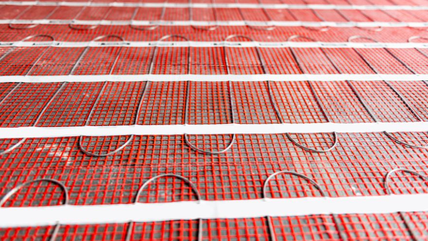 Mata czy kabel grzewczy - które rozwiązanie sprawdzi się lepiej?