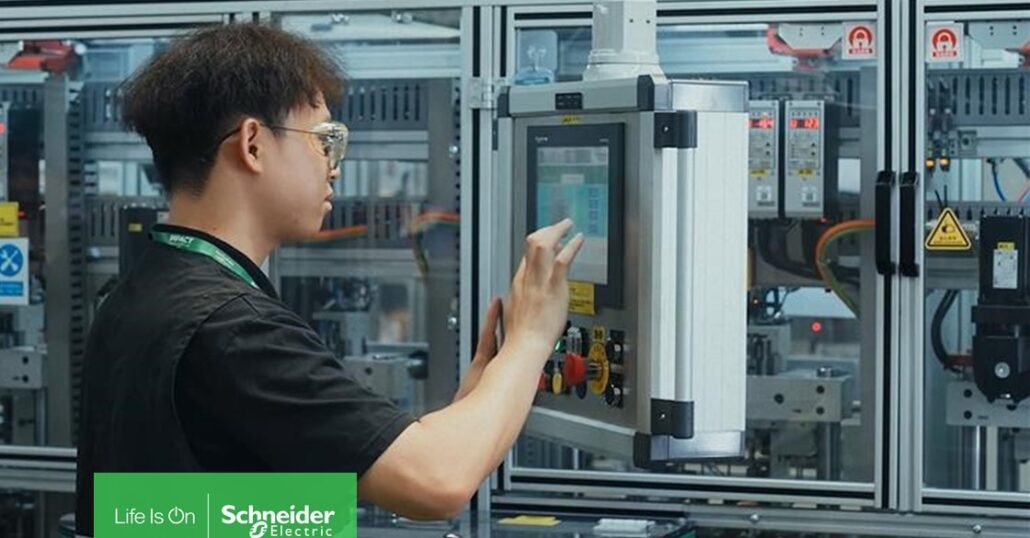 Fabryka Schneider Electric w Wuhan wyróżniona podczas Światowego Forum Ekonomicznego jako Global Lighthouse for Talent