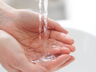 Podgrzewanie wody w domu – kocioł gazowy, pompa ciepła czy panele PVT. Które rozwiązanie wybrać?