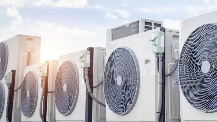 Jakie wyposażenie HVAC do płukania i przeglądów instalacji?