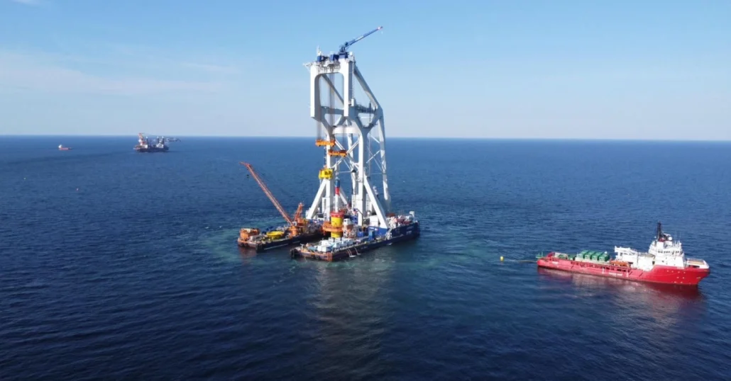 Instalacja fundamentów morskiej farmy wiatrowej Baltica 2