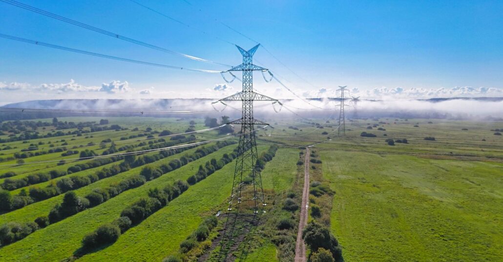 Sieci, OZE i kadry. 5 wyzwań polskiej elektroenergetyki Sieci, OZE i kadry. 5 wyzwań polskiej elektroenergetyki